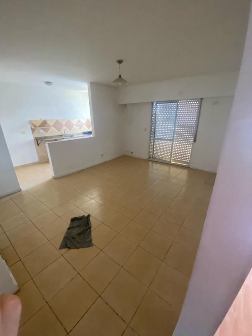 DEPARTAMENTO 2 AMBIENTES CON COCHERA