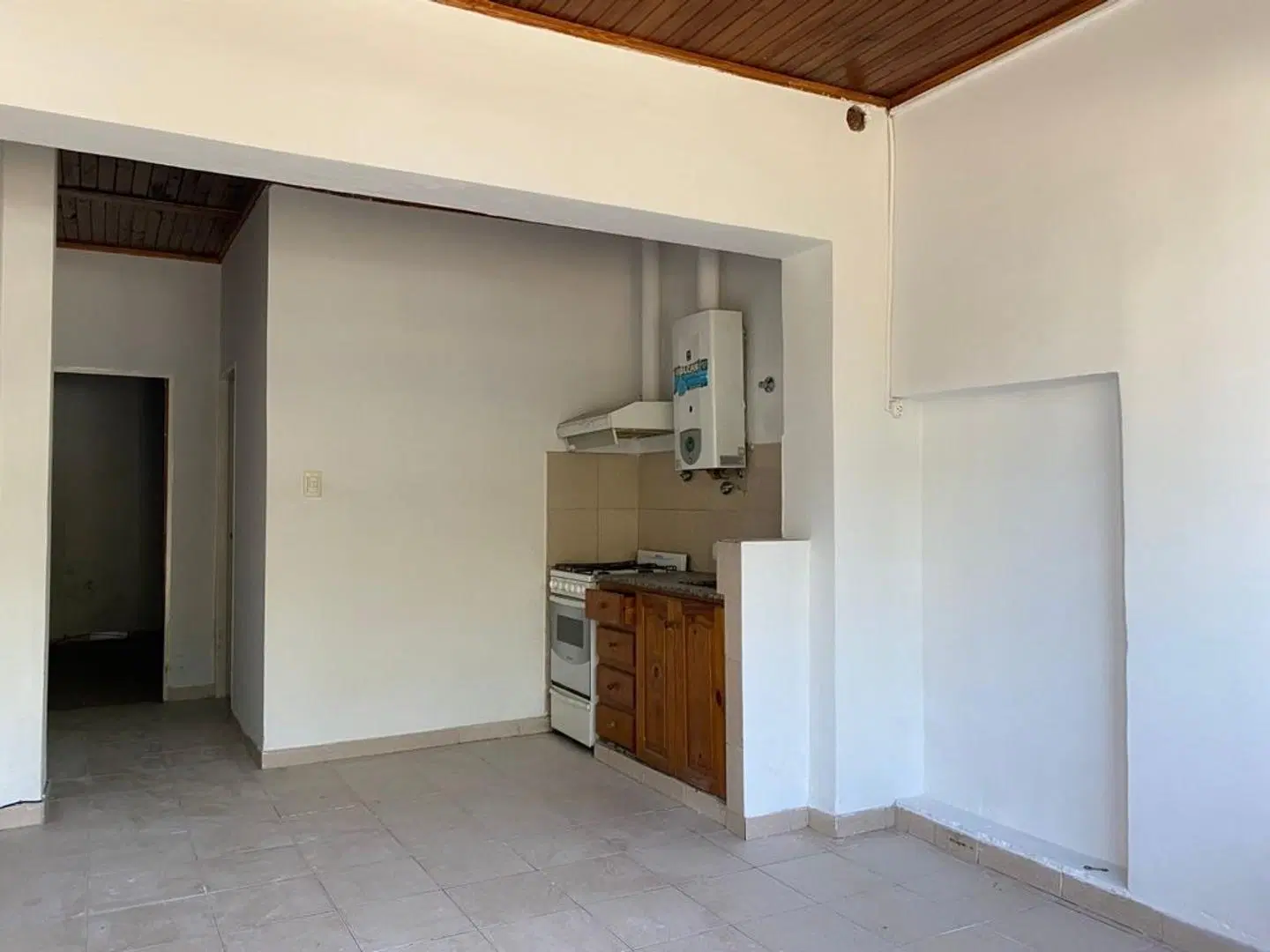4 LOCALES + 2 VIVIENDAS VENTA EN BLOCK 4