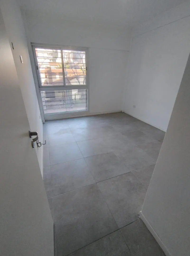 DEPARTAMENTO 2 AMBIENTES C/ COCHERA CUBIERTA 2