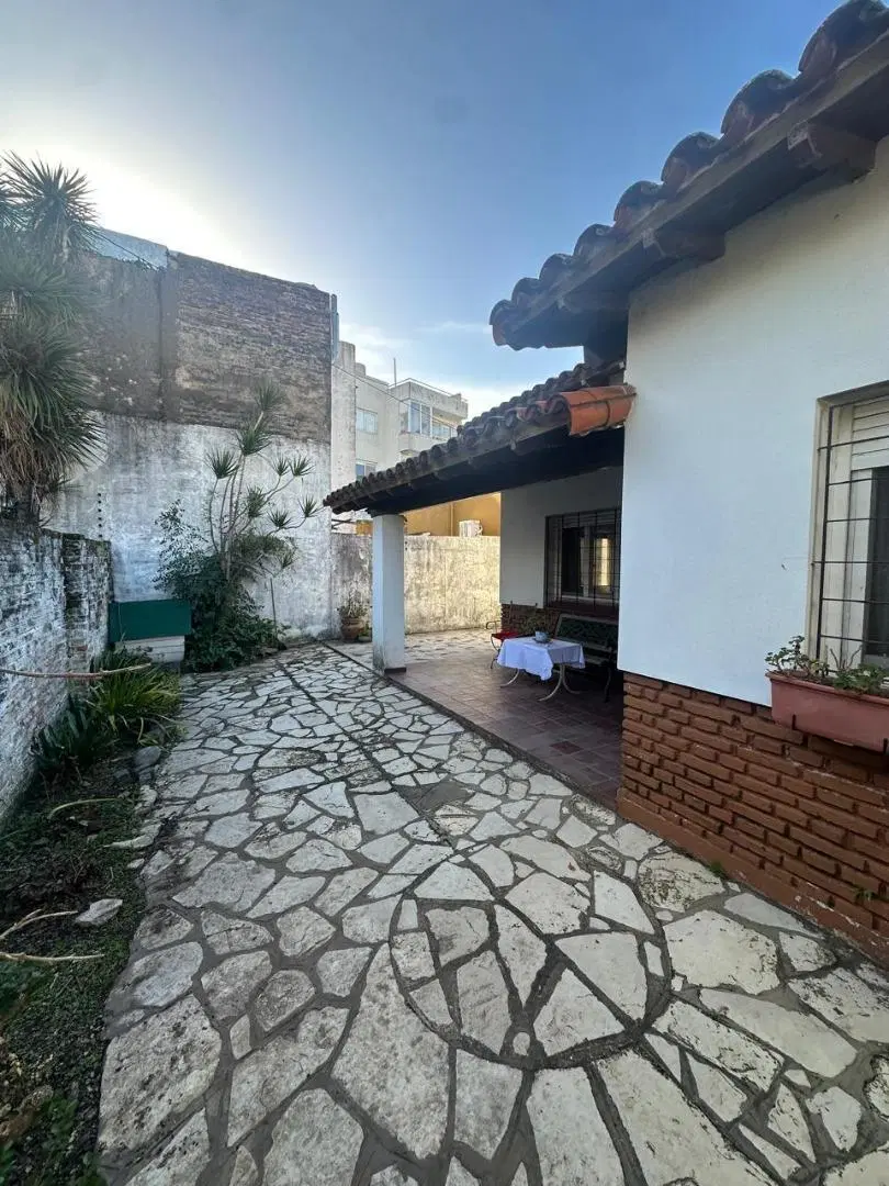 CASA 3 AMBIENTES FONDO 2