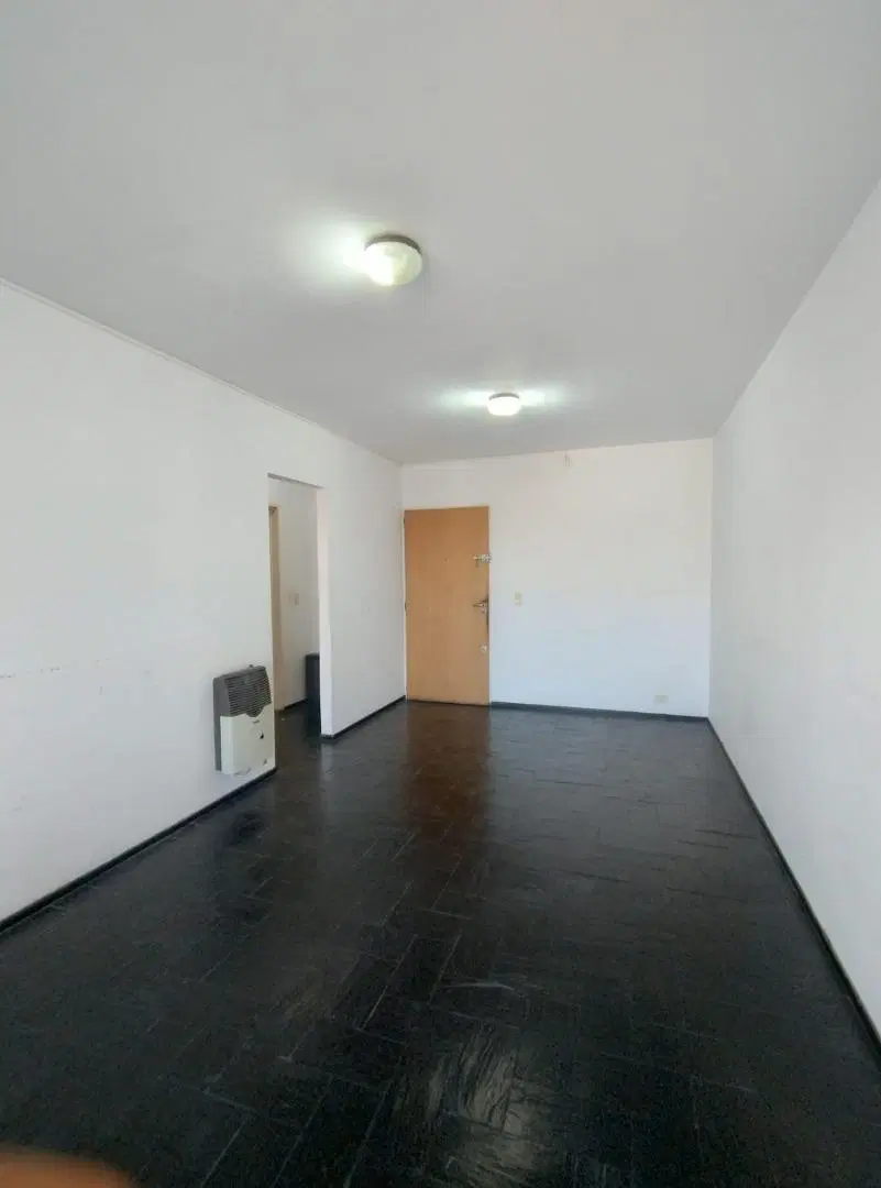 DEPARTAMENTO 2 AMBIENTES CON COCHERA 1