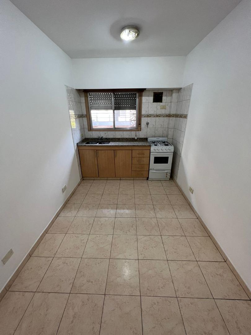 Foto de DEPARTAMENTO 2 AMBIENTES CON COCHERA, imagen 5