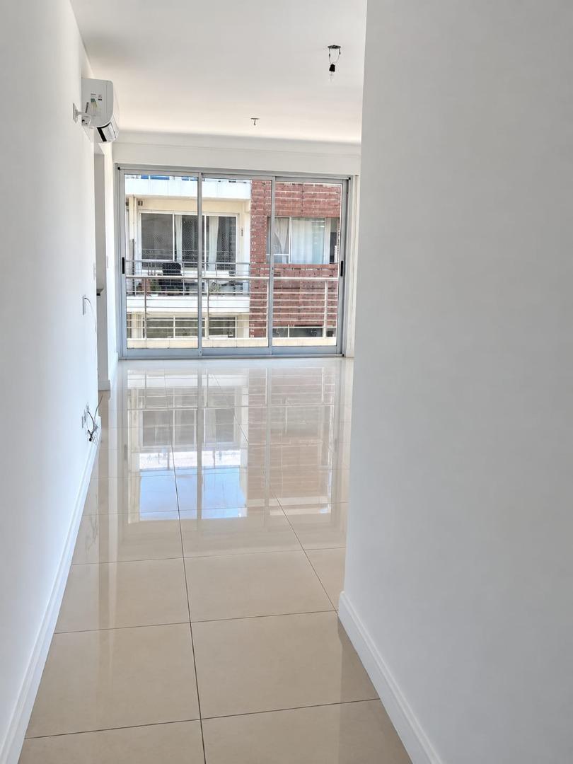 Foto de DEPARTAMENTO TRES AMBIENTES CON COCHERA, imagen 5