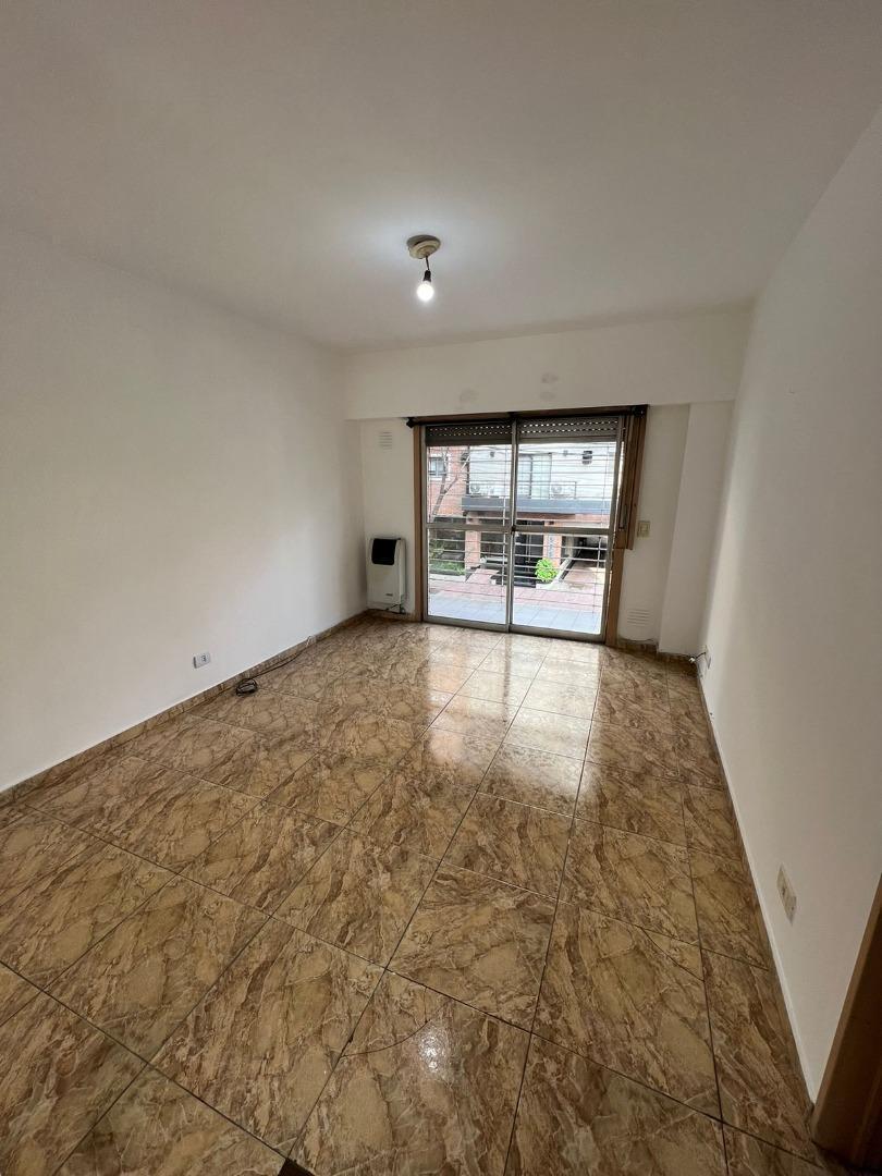 Foto de DEPARTAMENTO DOS AMBIENTES CON COCHERA, imagen 2
