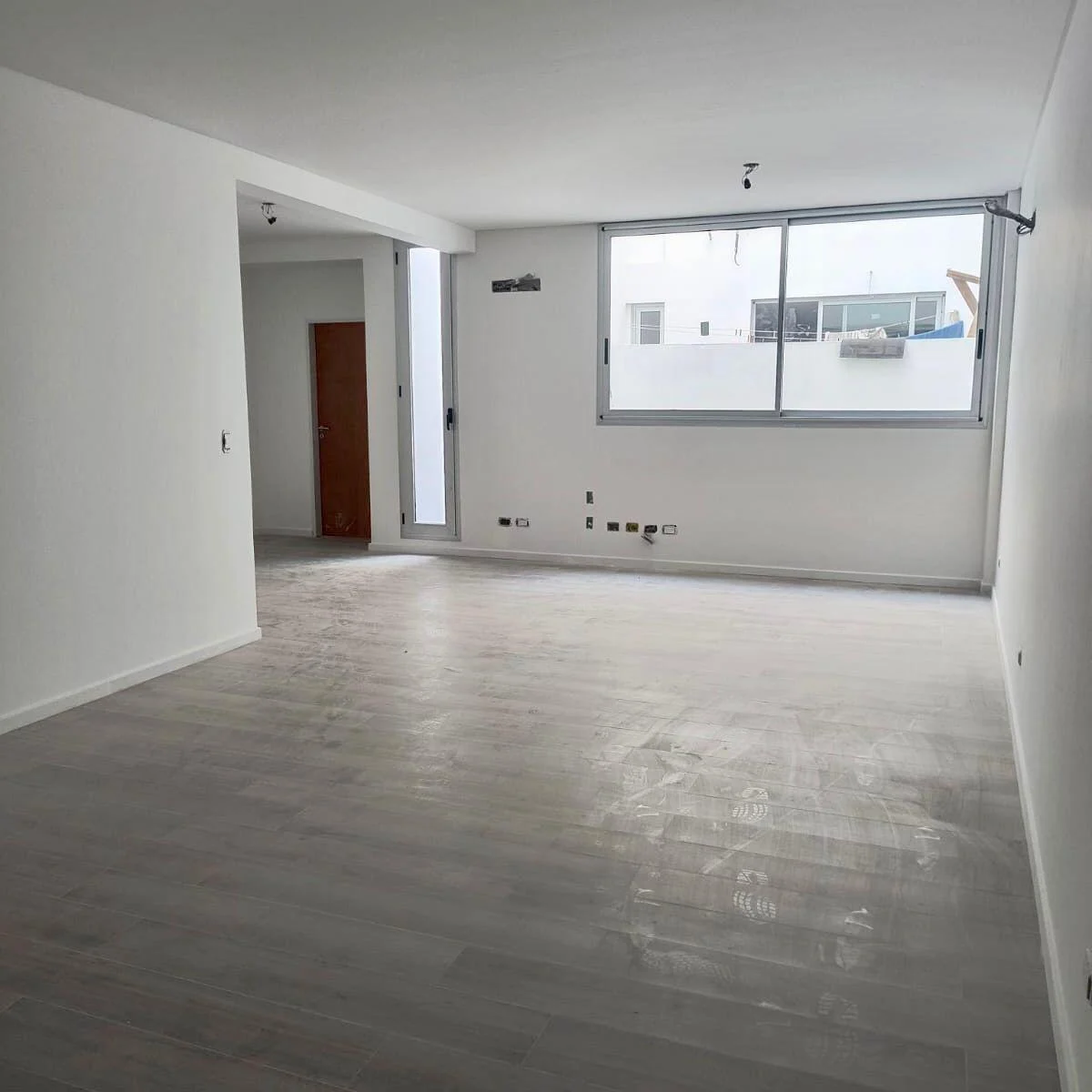 Departamento a Estrenar Divisible de 52 m² Más Patio, Baulera, en Microcentro. 1