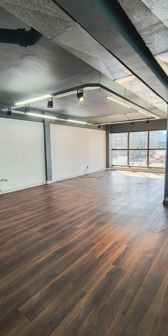 Foto de Retiro: Alquiler de piso de oficina de 110m2, Super lumimoso., imagen 1