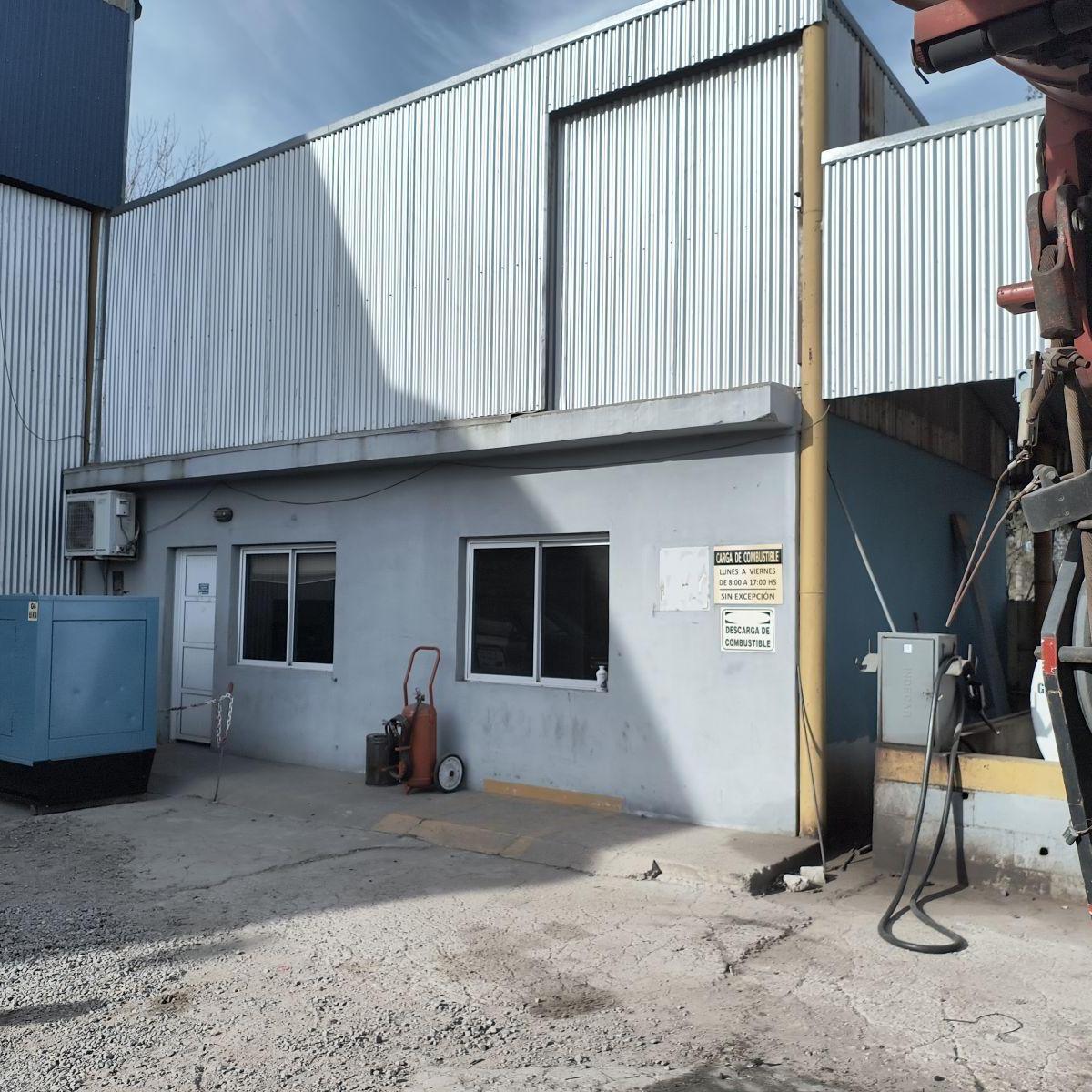 Inmueble Productivo - 3300 m² Terreno - 1200 m² Cubiertos 4