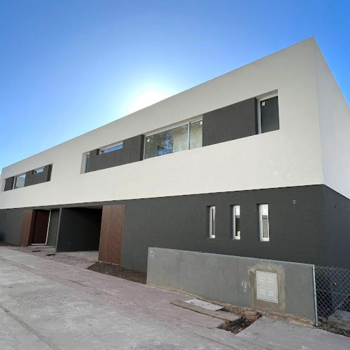 CASAS en Barrio Cerrado SANTA SOFÍA