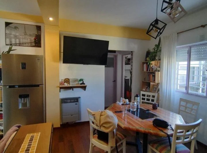 Venta departamento dos dormitorios  en República de la sexa. 5