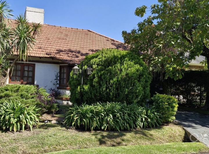 Casa en  Country Banco Provincia