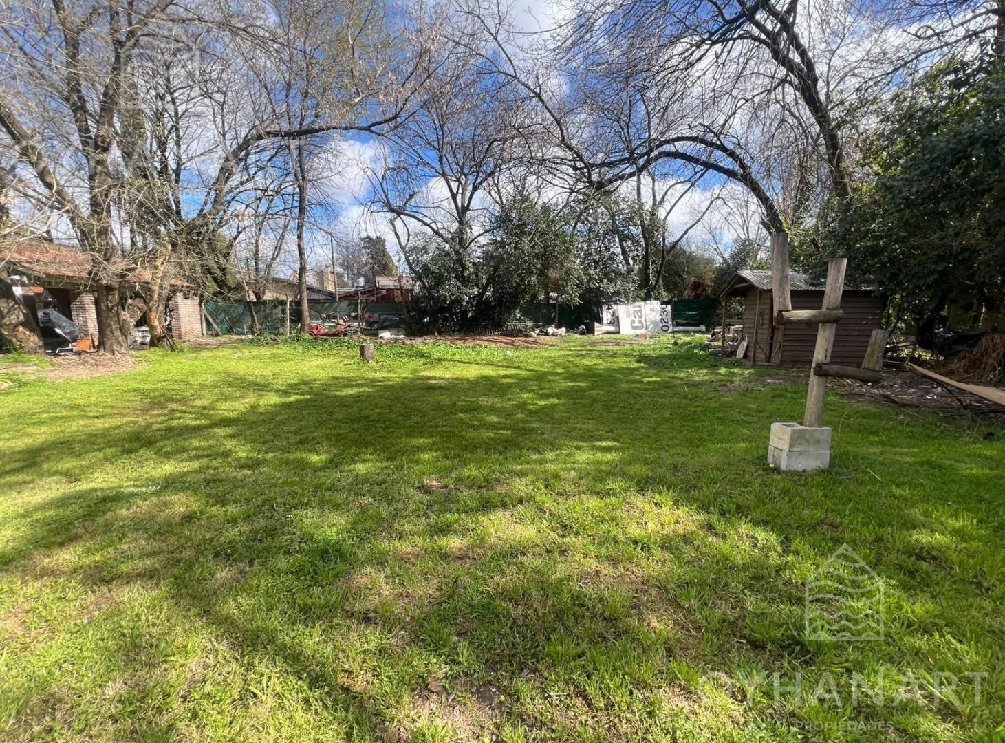 Foto de Terreno con casa tipo quincho y piscina, imagen 1