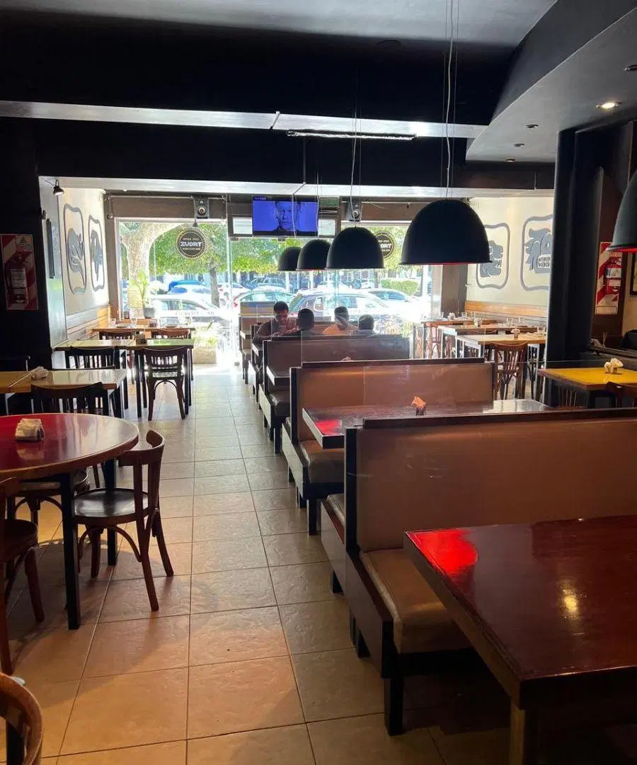 Alquiler Local apto Gastronomía Diag. Pueyrredón entre Rivadavia y San Martín 5