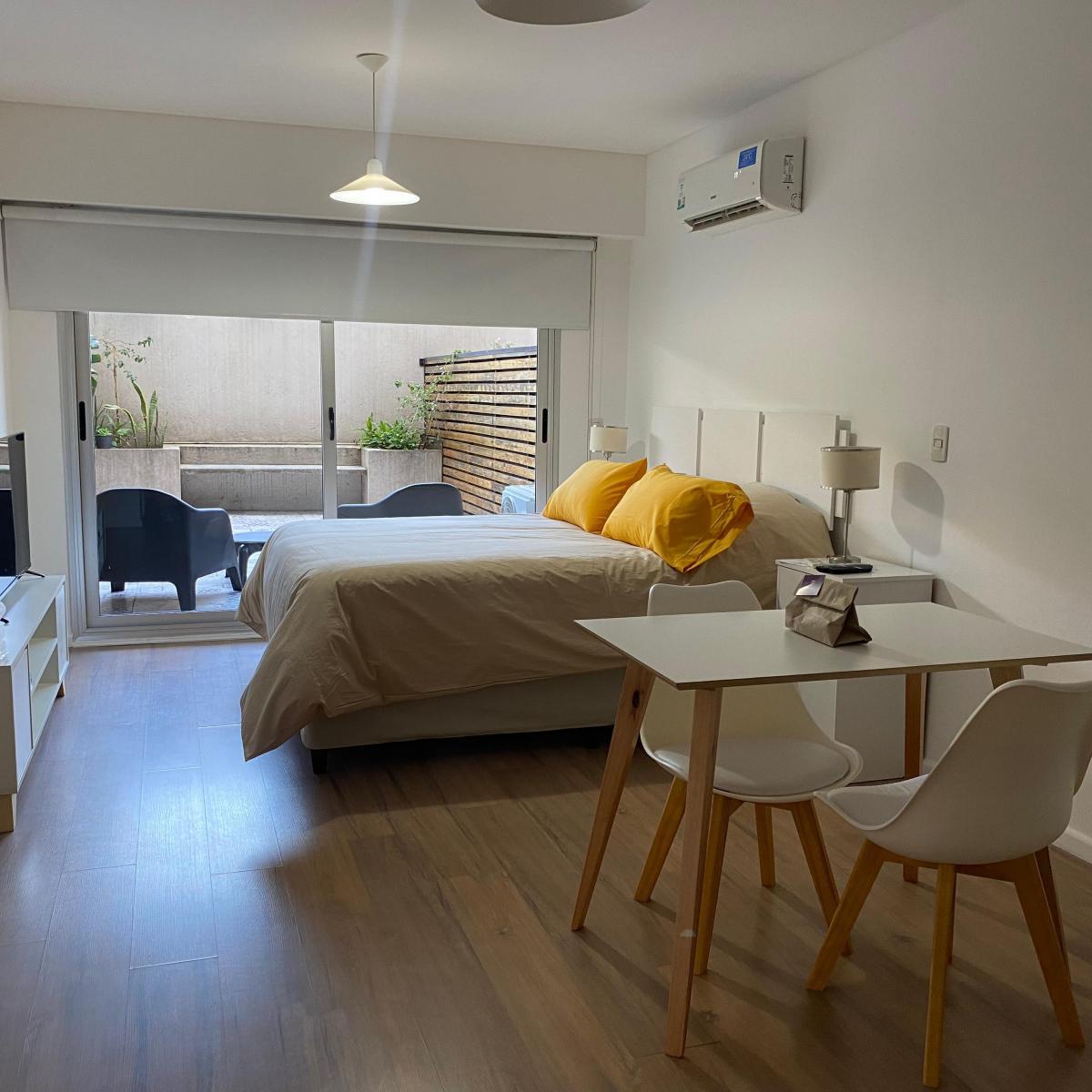 Depto Premium, con patio, Pileta, Parrilla y Gym Amoblado