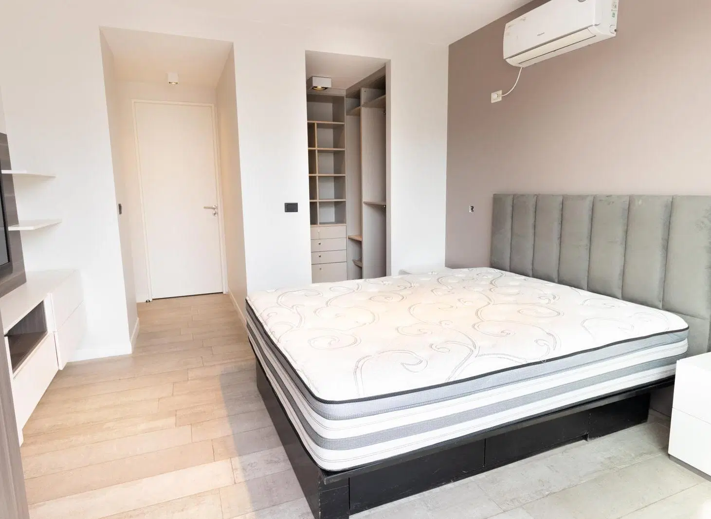 Penthouse De Lujo Con Terraza Y Jacuzzi Privado En La Mejor Zona Del Doho. Full Amenities. Cochera. 5