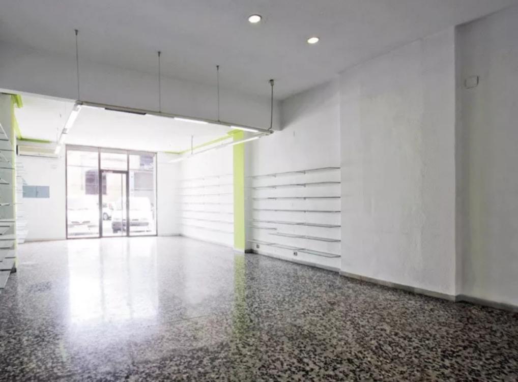 Foto de Excelente. Local comercial. Con renta, imagen 3