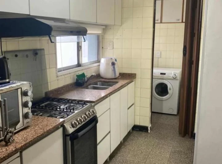 Excelente. Departamento 4 ambientes. Con cochera  4