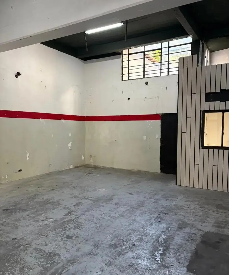 Gran oportunidad: amplio local en Villa Devoto 5