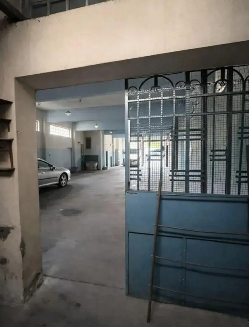 Excelente. Local comercial. Depósito 5
