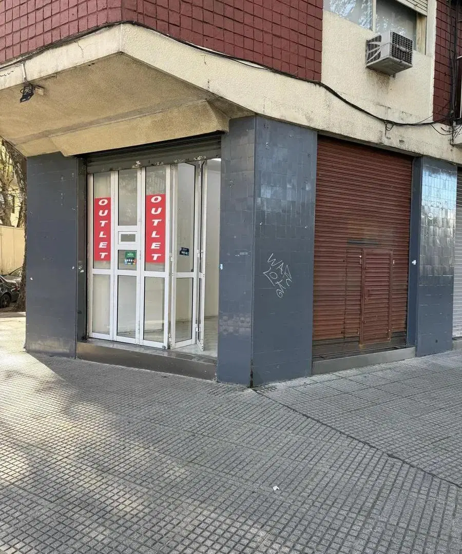 Local en esquina Av. de Los Incas y Donado 3