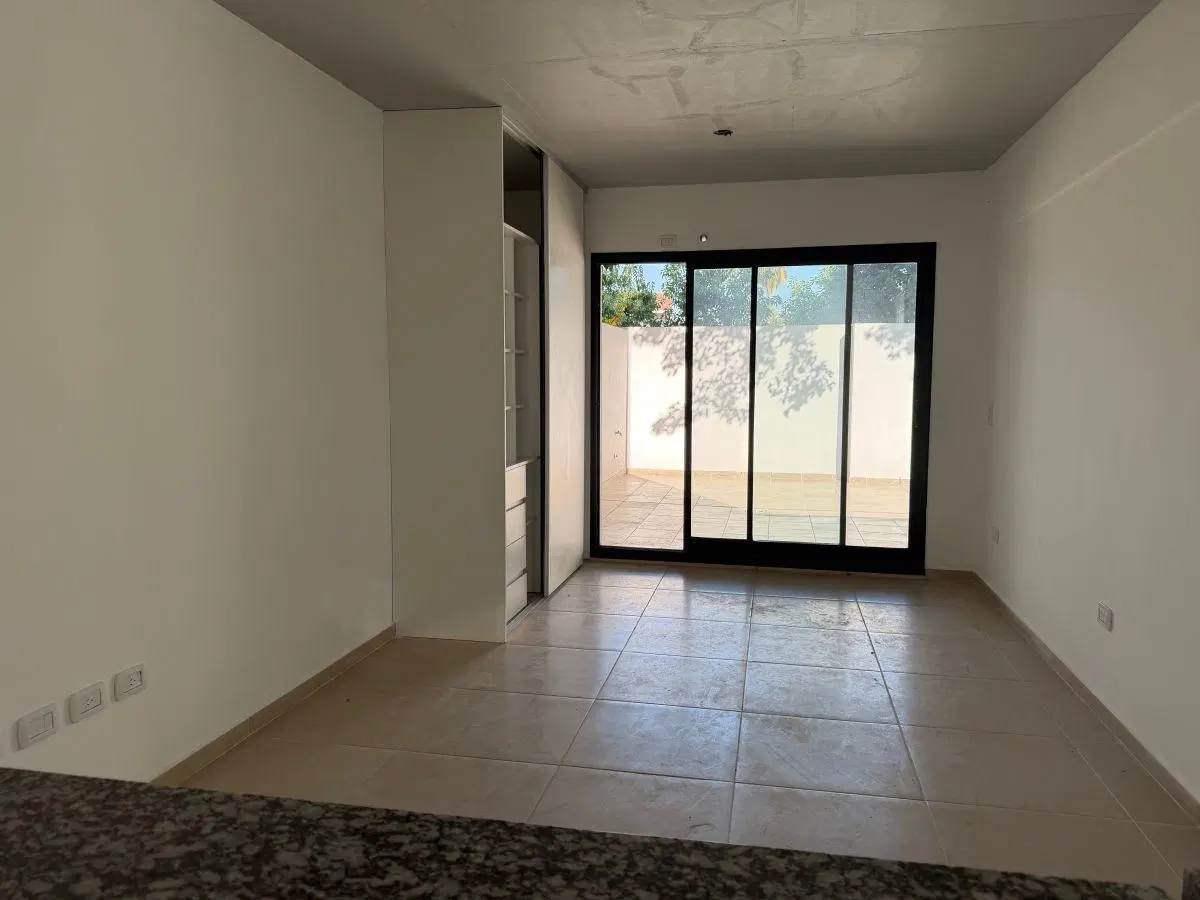 A estrenar Gran MOnoambiente con Patio y cochera 3