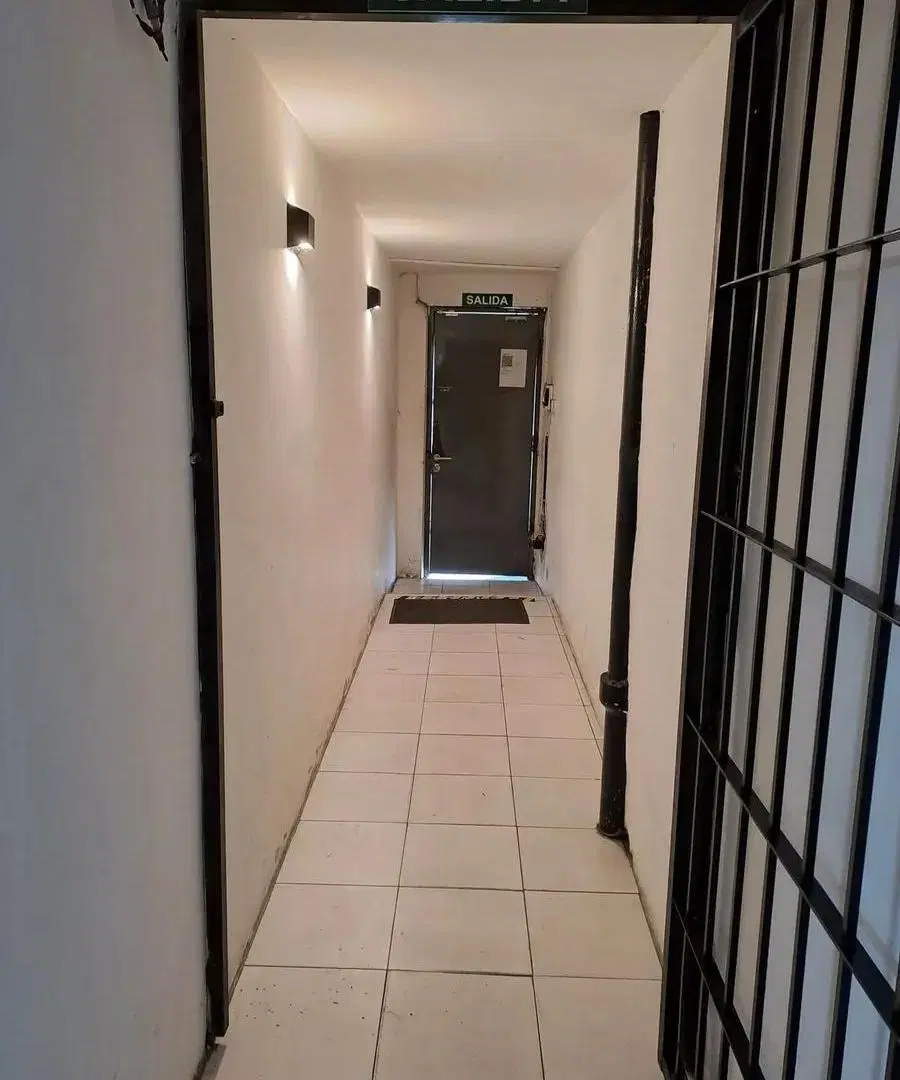 Amplio y cómodo galpón comercial en Villa Crespo 2