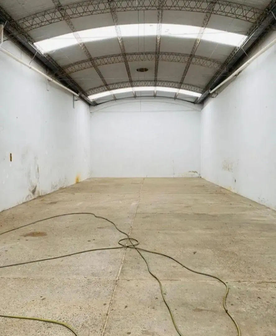 Excelente. Galpón comercial 1