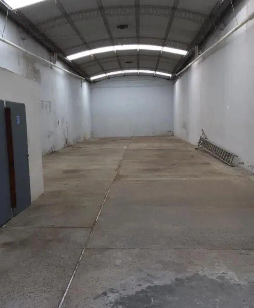 Excelente. Galpón comercial 2