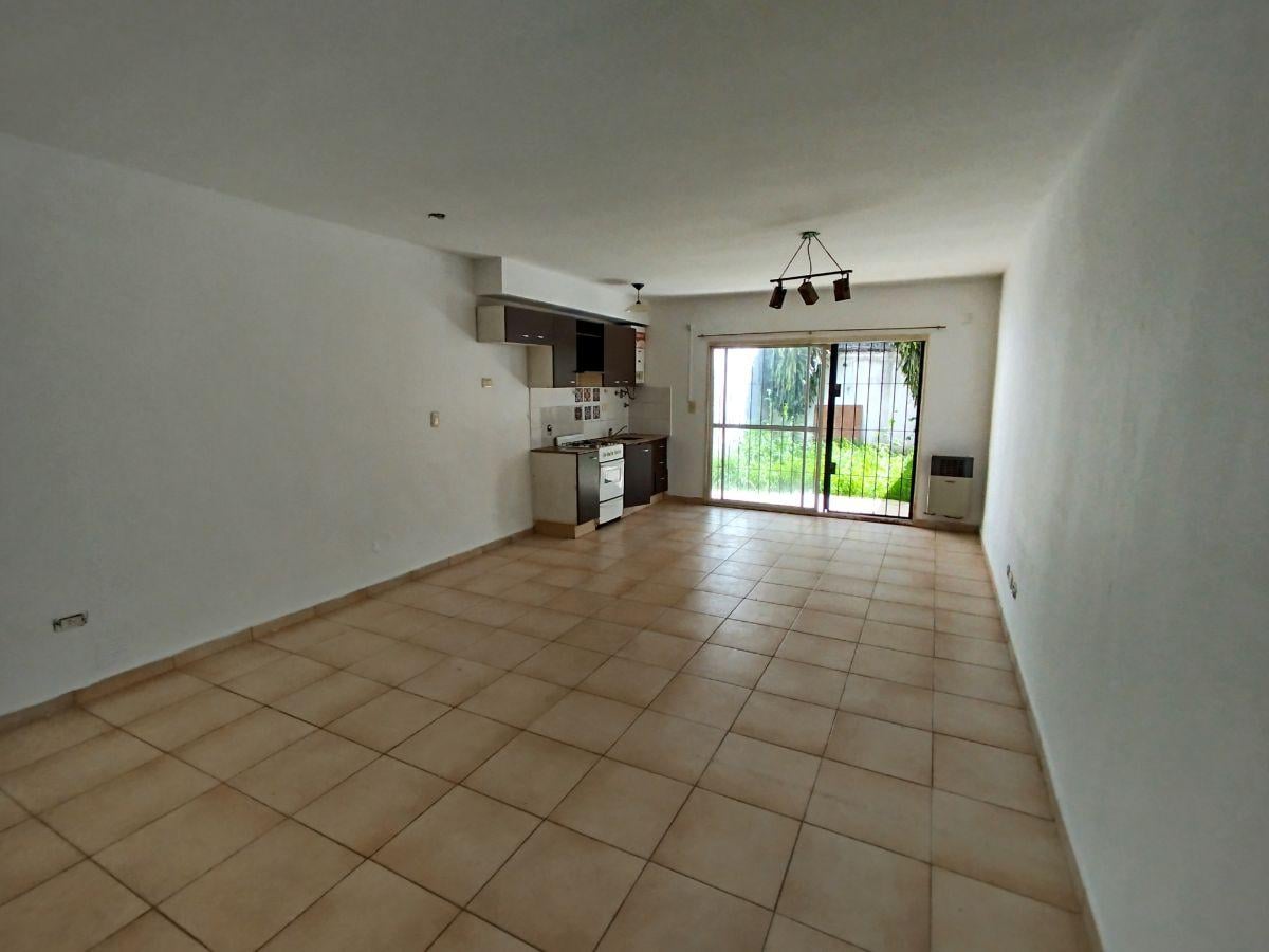 Foto de VENTA – MONOAMBIENTE CON AMPLIO PATIO – CONSTITUCIÓN 460, imagen 5
