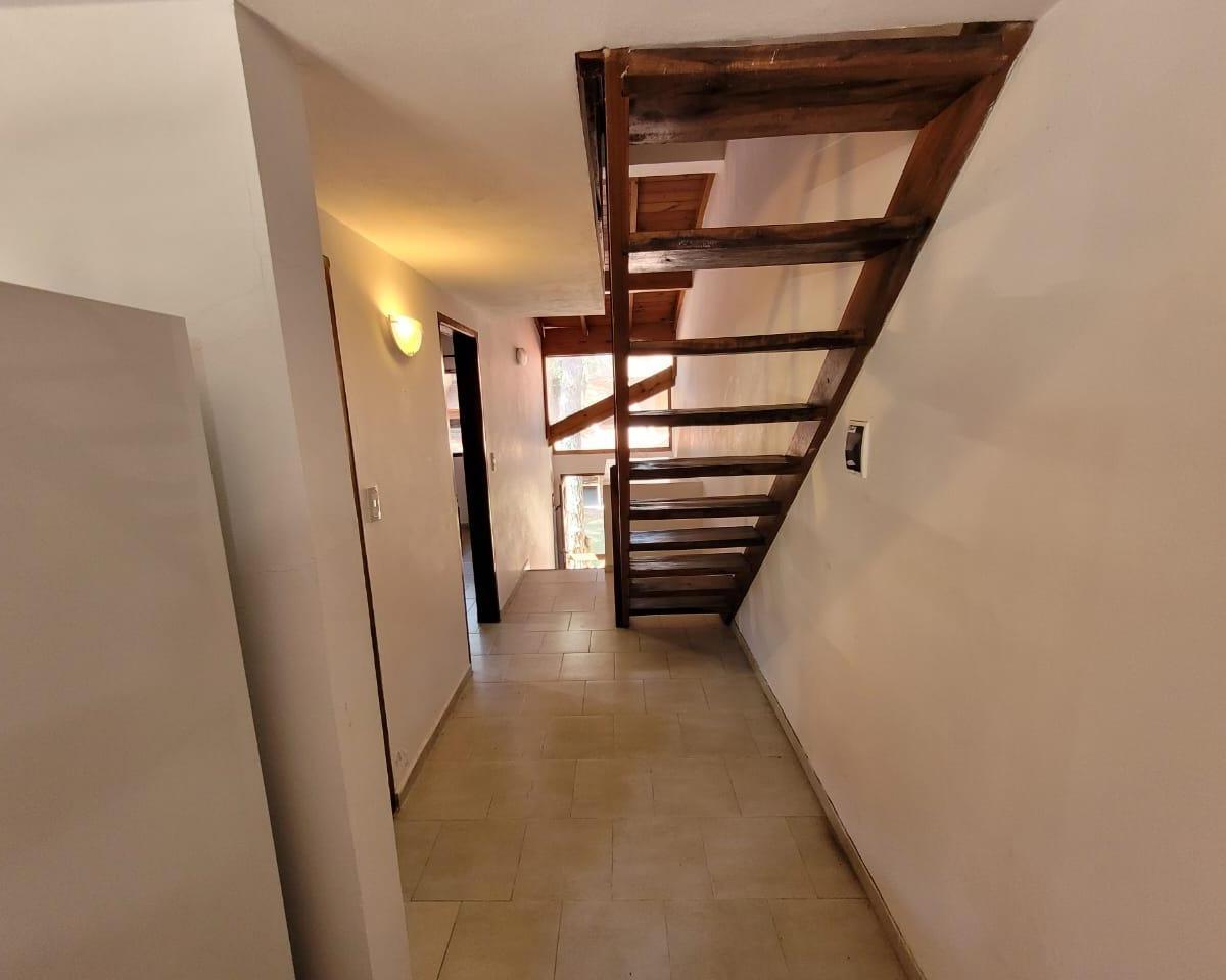 Local Comercial + Departamento en Primer Piso de 3 Amb 4
