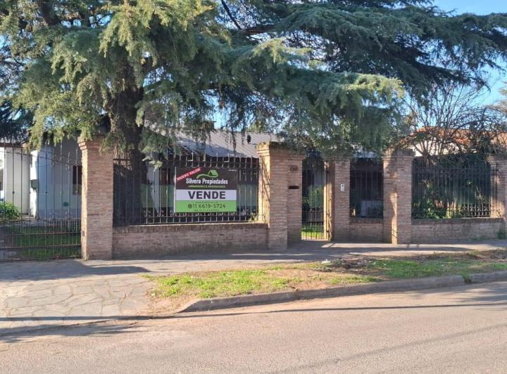 VENTA DE CASA 4 AMBIENTES 2