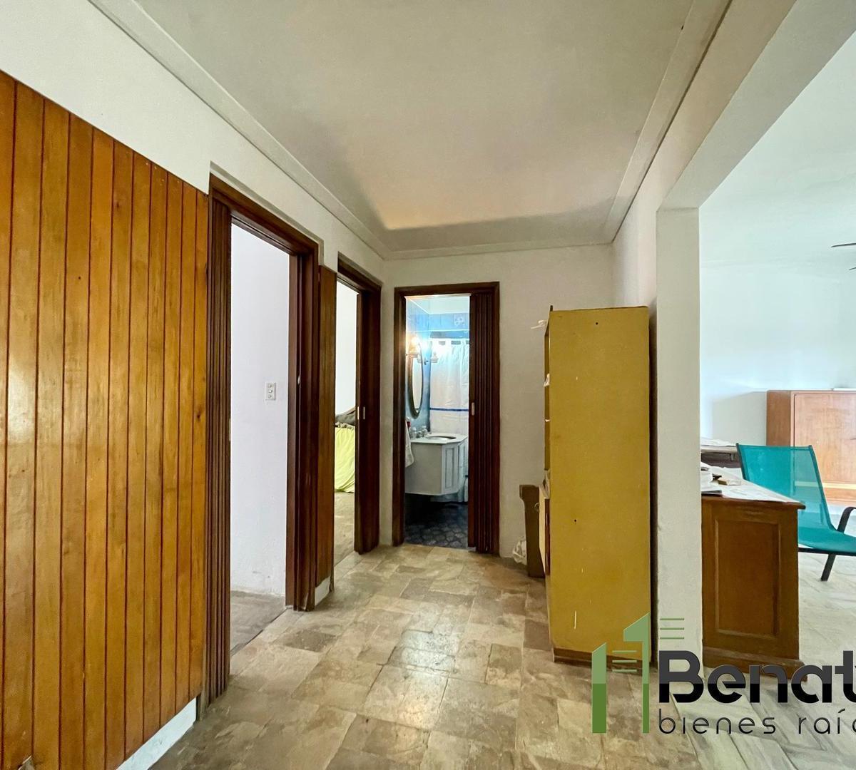 Casa 3 ambientes en lote propio con patio y cochera cubierta