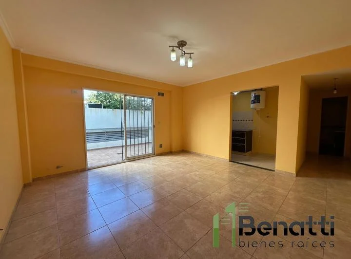 Depto. 2 amb. en PB en alquiler con amplio patio 1