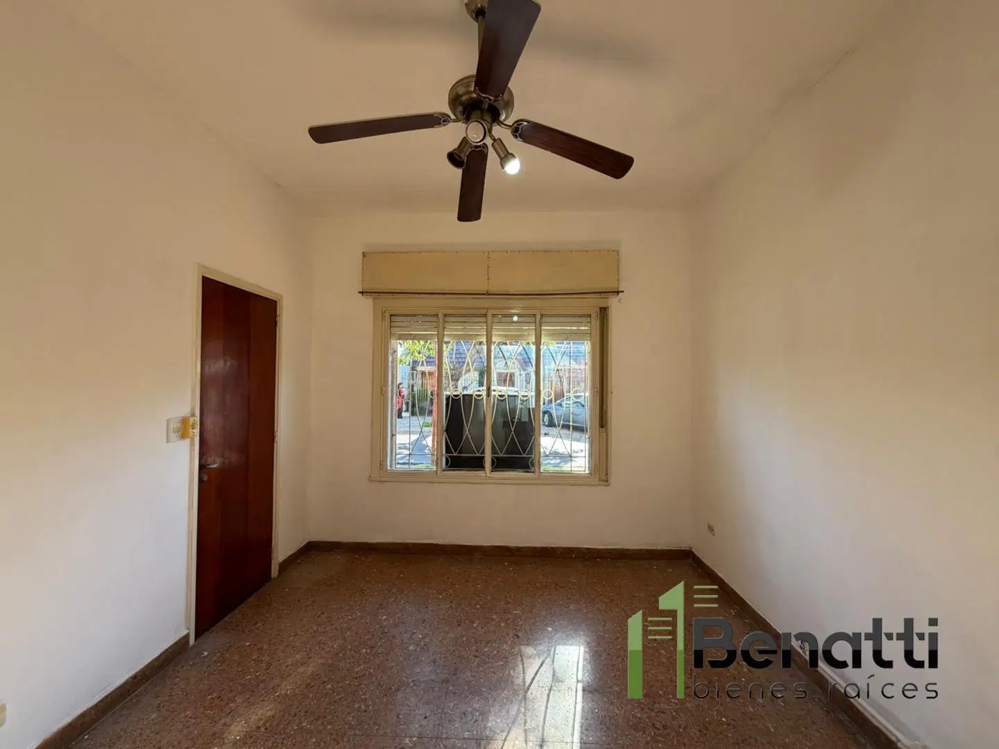 Alquiler de casa tipó PH en PB frente 2amb y 1/2 con patio 2