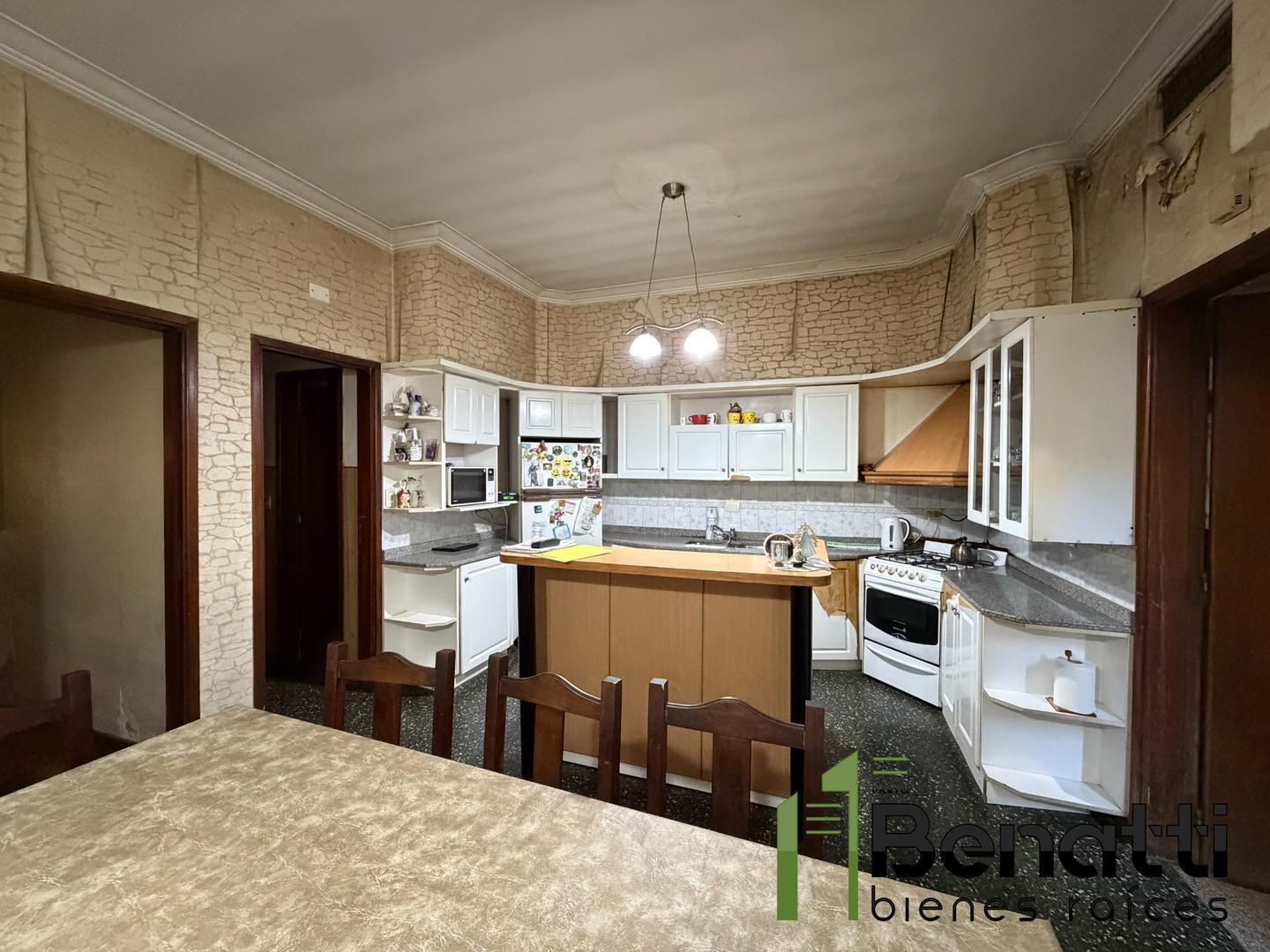 Foto de Casa 5 ambientes en lote propio en VILLA LURO. VENTA, imagen 2