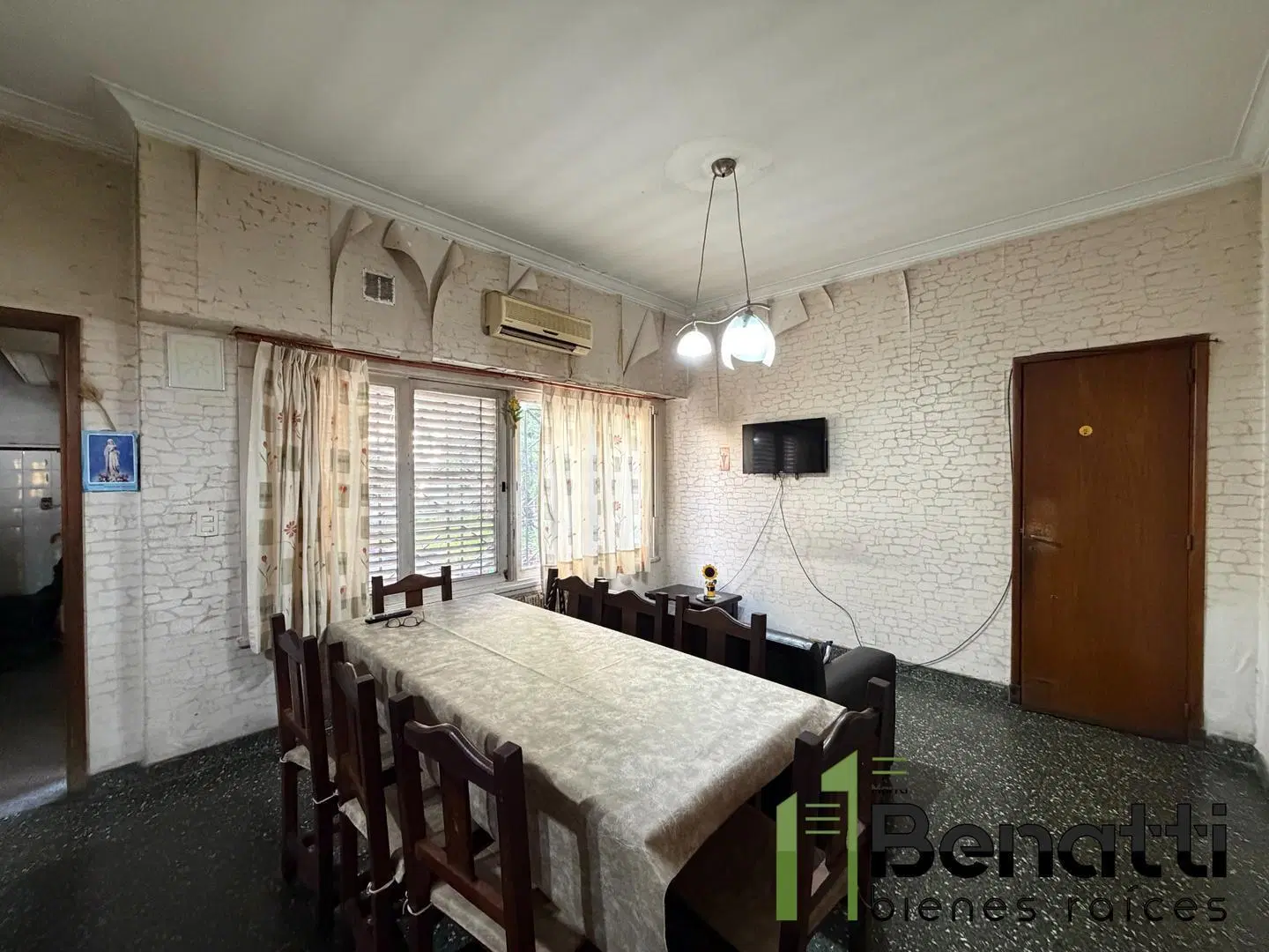 Casa 5 ambientes en lote propio en VILLA LURO. VENTA 5
