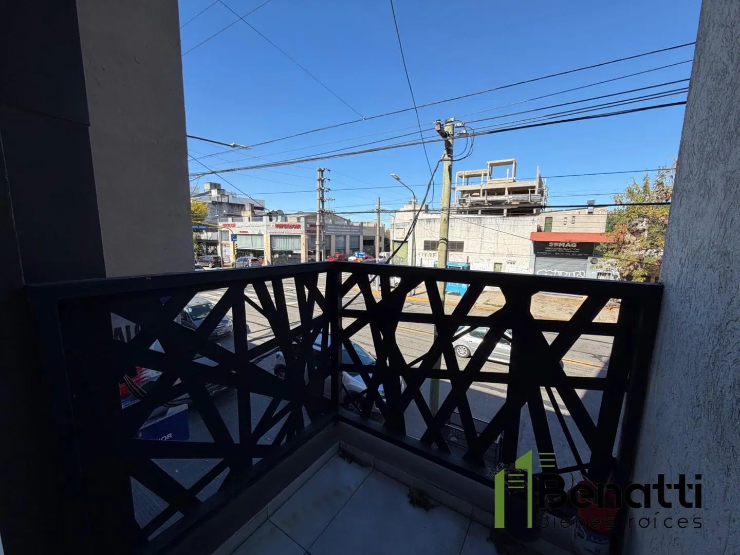 Departamento monoambiente AL FRENTE con BALCON en alquiler 4