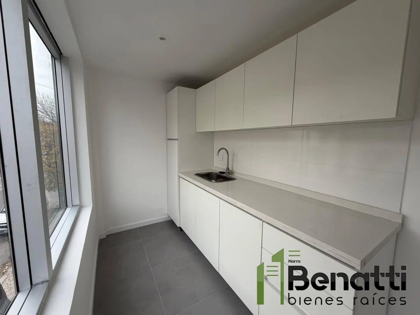 OFICINA COMERCIAL A ESTRENAR. 126 M2 TOTALES 3