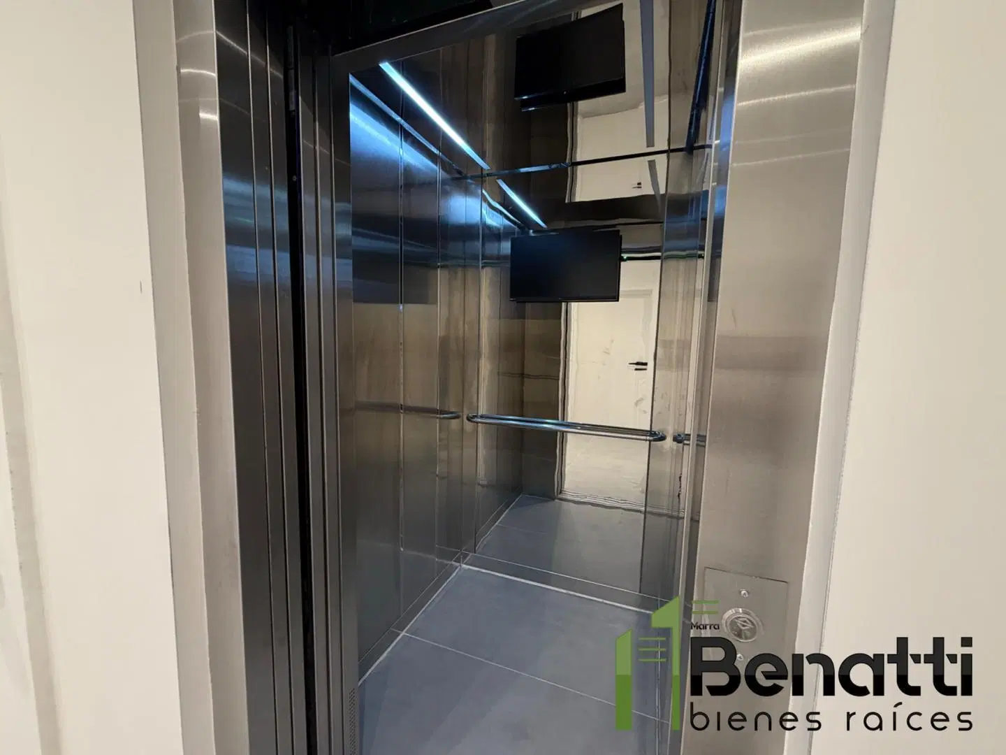 OFICINA COMERCIAL A ESTRENAR. 126 M2 TOTALES 3