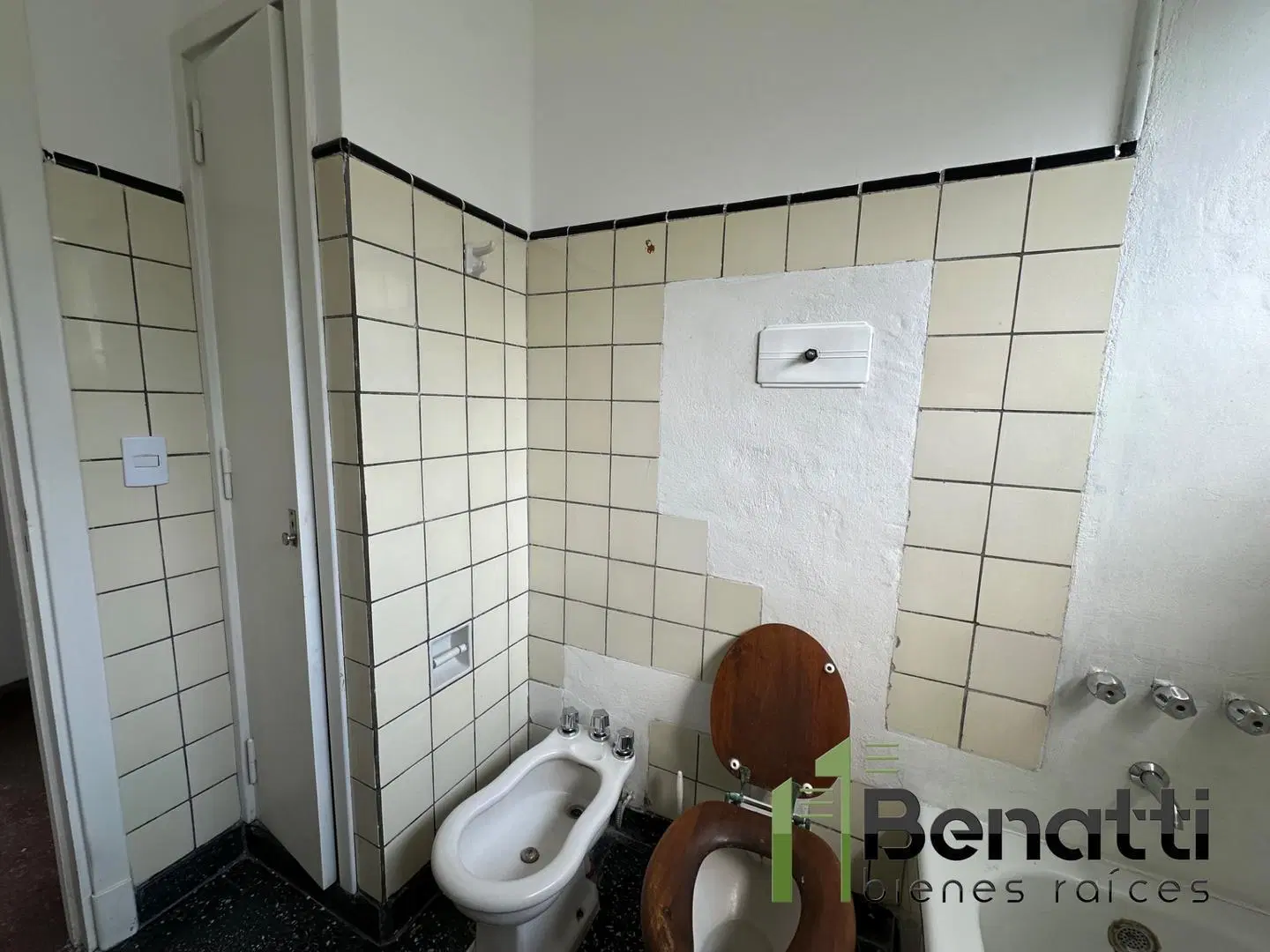 Dpto.3 amb en VENTA c/balcón al fte. vista a plaza Guemes 5