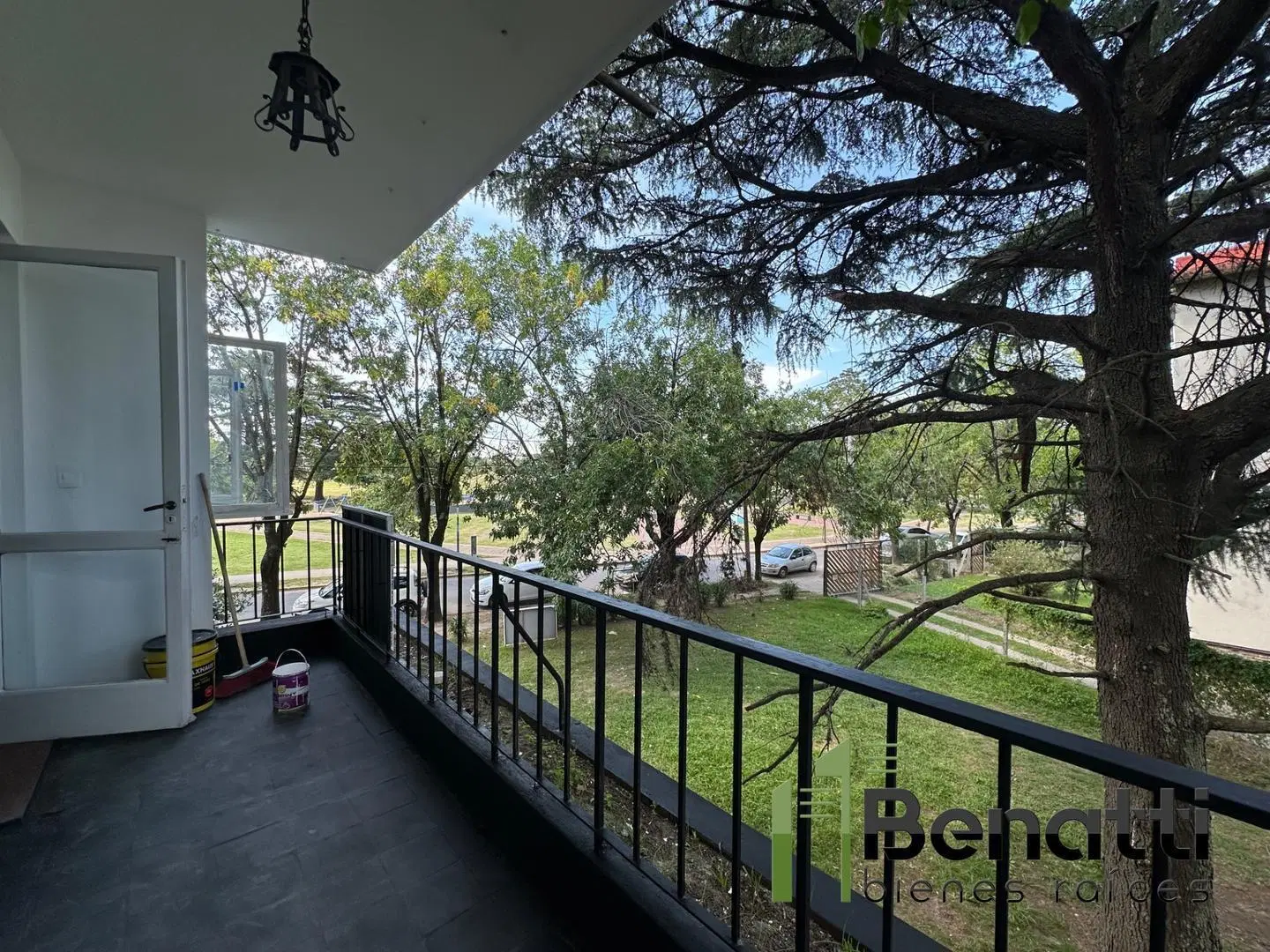 Dpto.3 amb en VENTA c/balcón al fte. vista a plaza Guemes 8