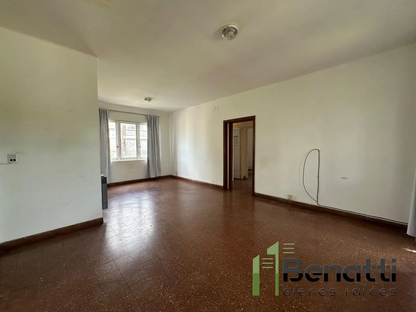 Dpto.3 amb en VENTA c/balcón al fte. vista a plaza Guemes 3