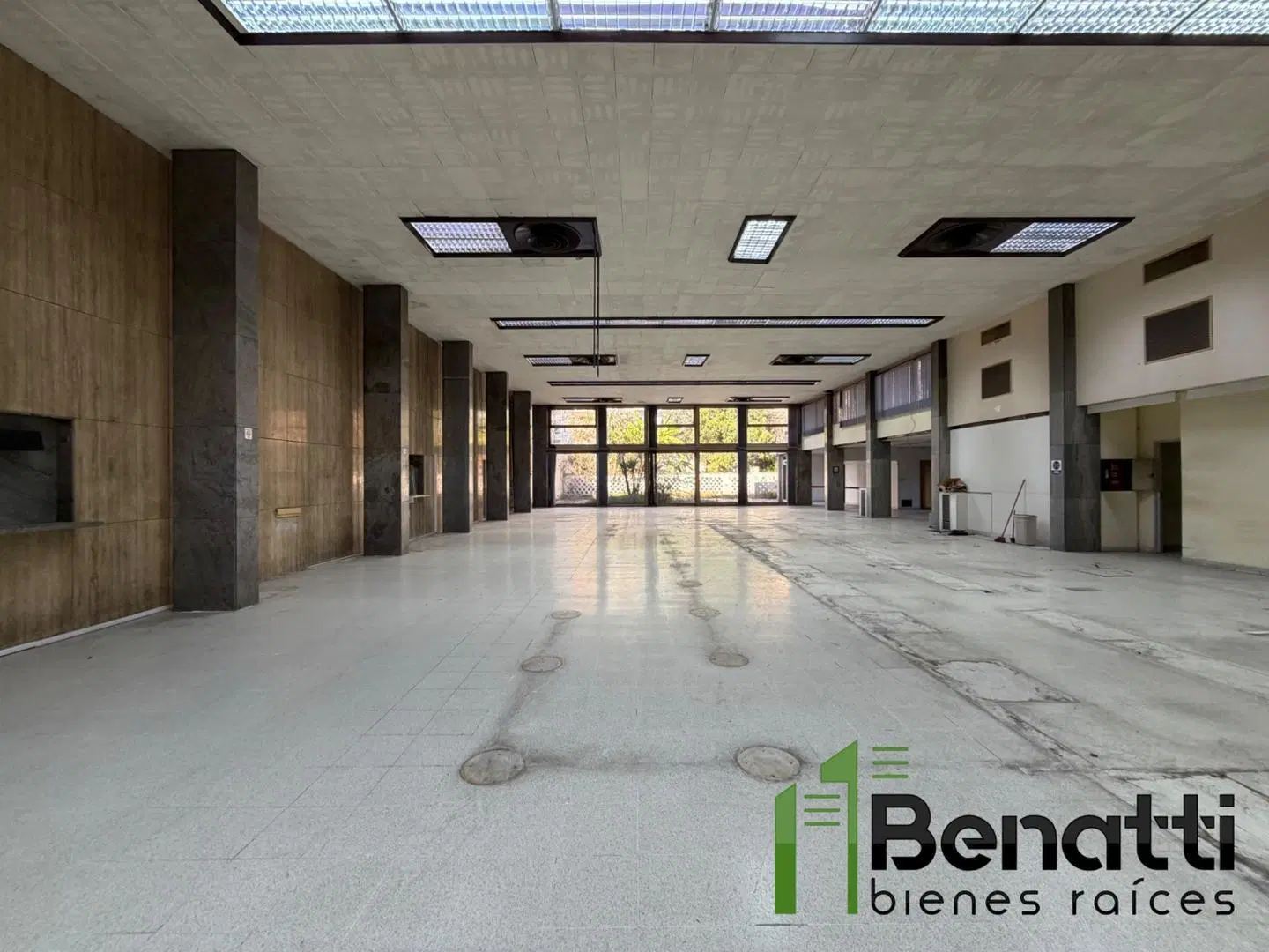 UNICA PROPIEDAD.VENTA EN BLOCK. 2 TERRENOS. LOCAL+OFIC+DPTOS 3