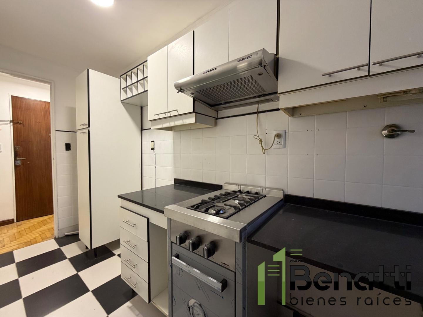 Departamento 3 amb en VENTA. SOBRE BOULEVARD RAMON FALCON.
