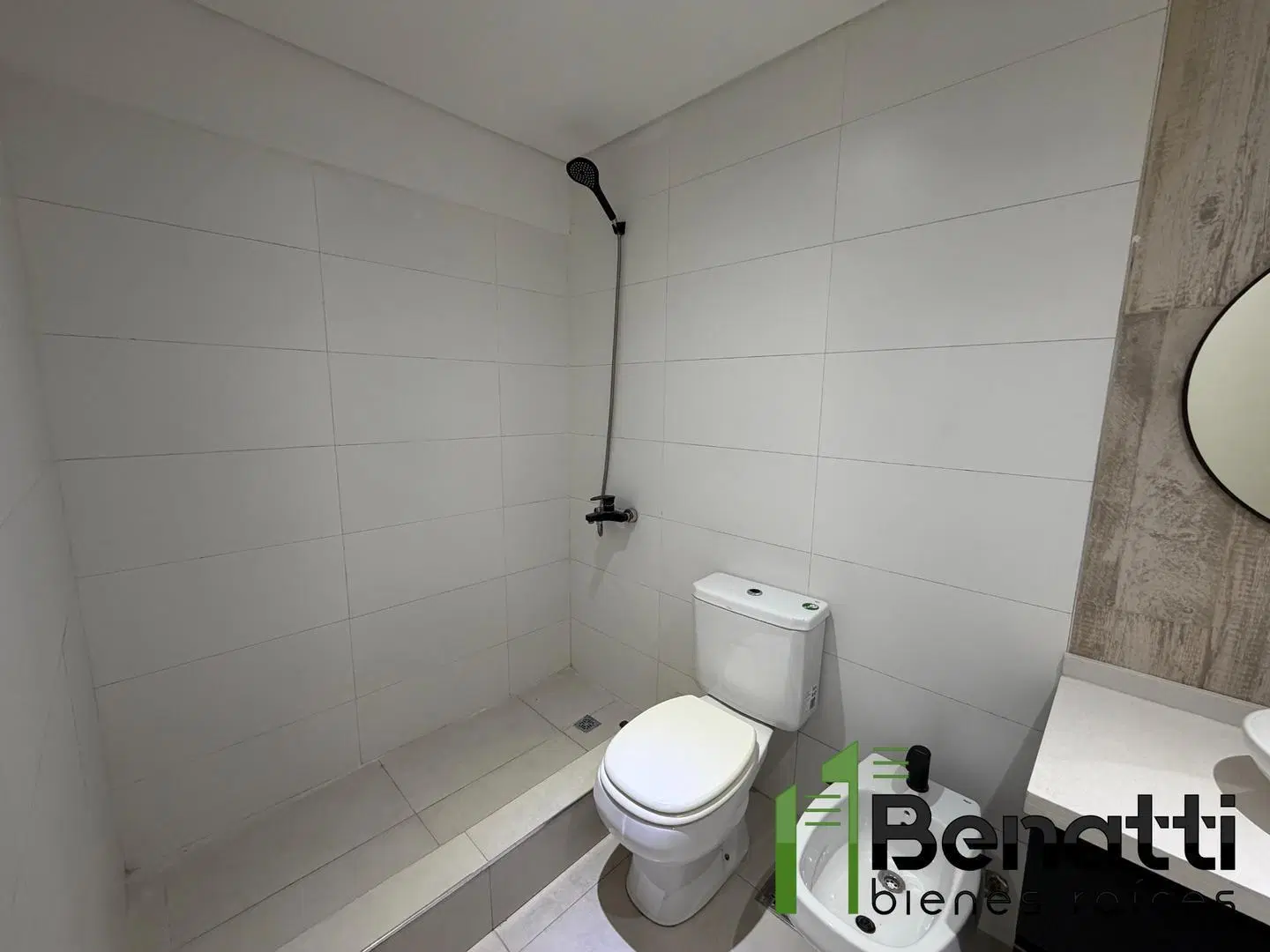 ALQUILER OFICINA COMERCIAL A ESTRENAR. RAMOS MEJIA 5