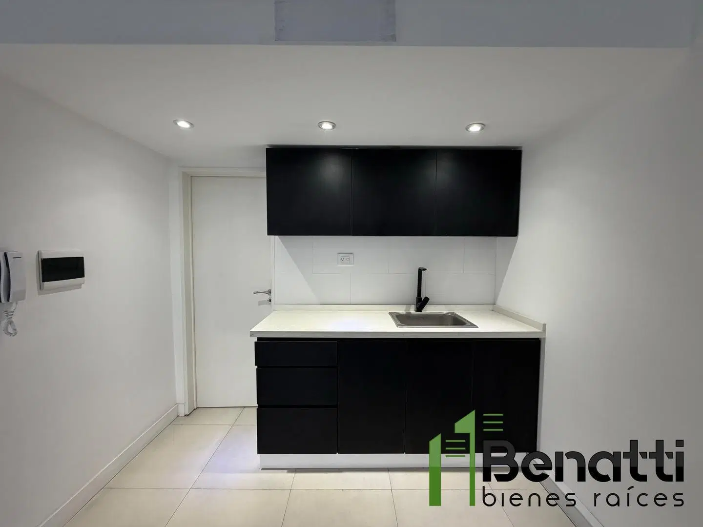 ALQUILER OFICINA COMERCIAL A ESTRENAR. RAMOS MEJIA 5