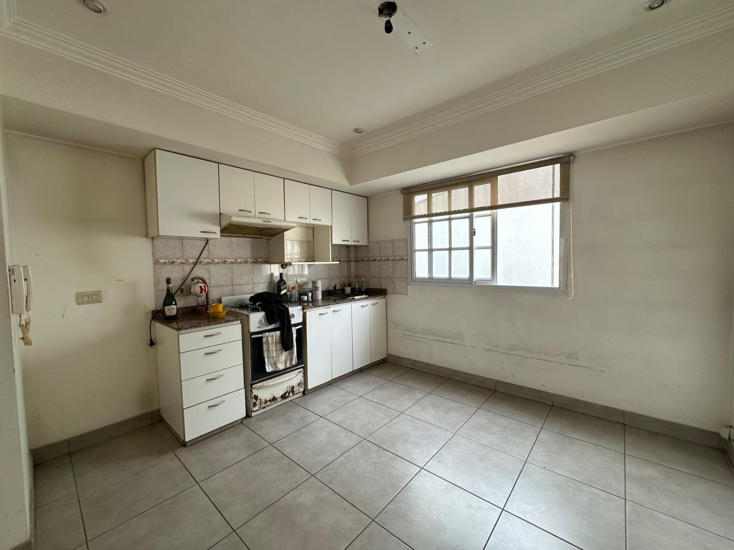 Foto de Departamento 3 amb. en ALQUILER c/balcón terraza y cochera, imagen 4