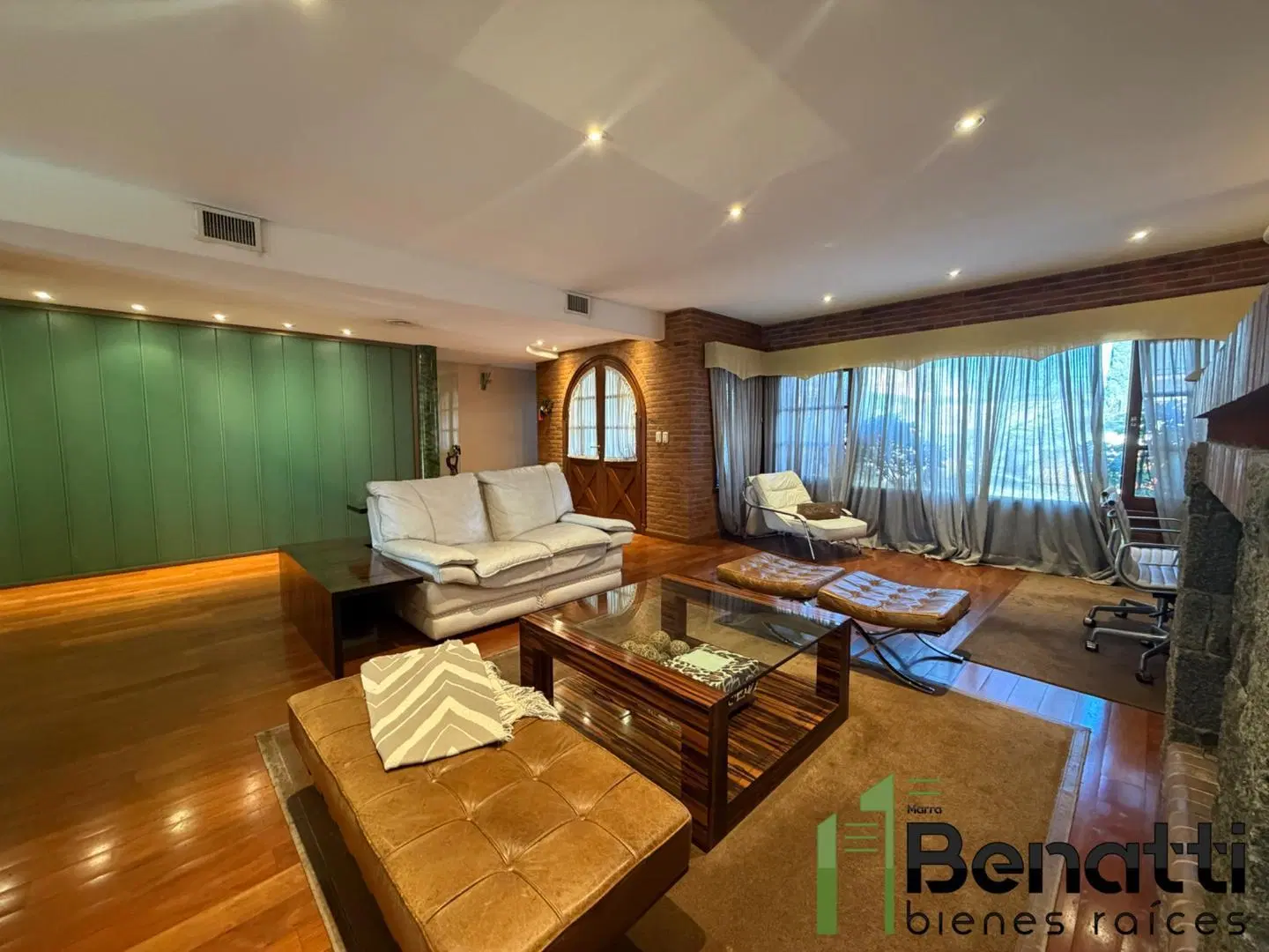 CASA 5 AMBIENTES EN VENTA CON PILETA Y COCHERAS. MATADEROS 4