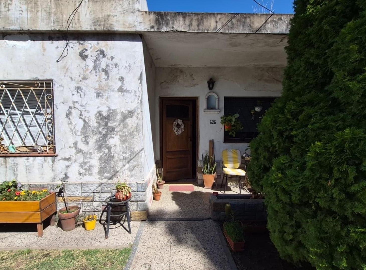 Foto de OPORTUNIDAD: Casa en Lote Propio a Reciclar - Ideal Inversor, imagen 1