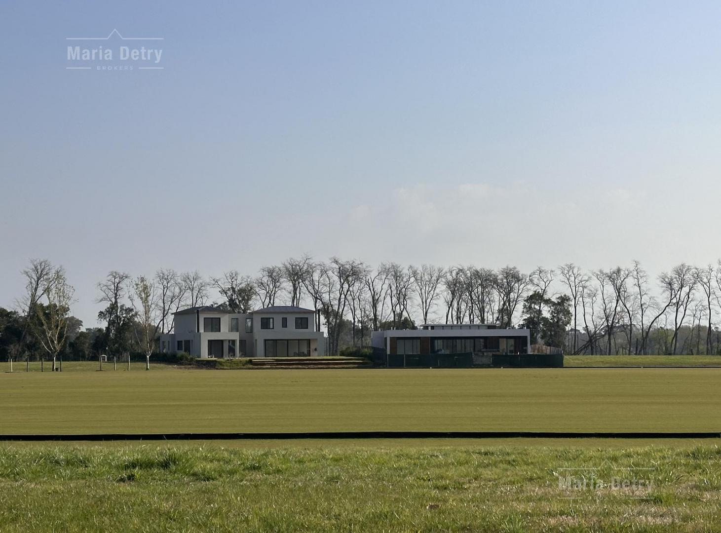 Lote sobre polo Cabriolet Pilará