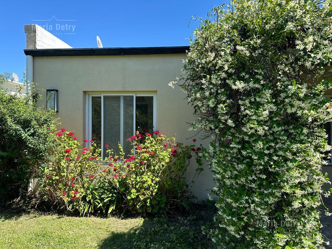 Casa en Santa Teresa 350 Venta con Renta